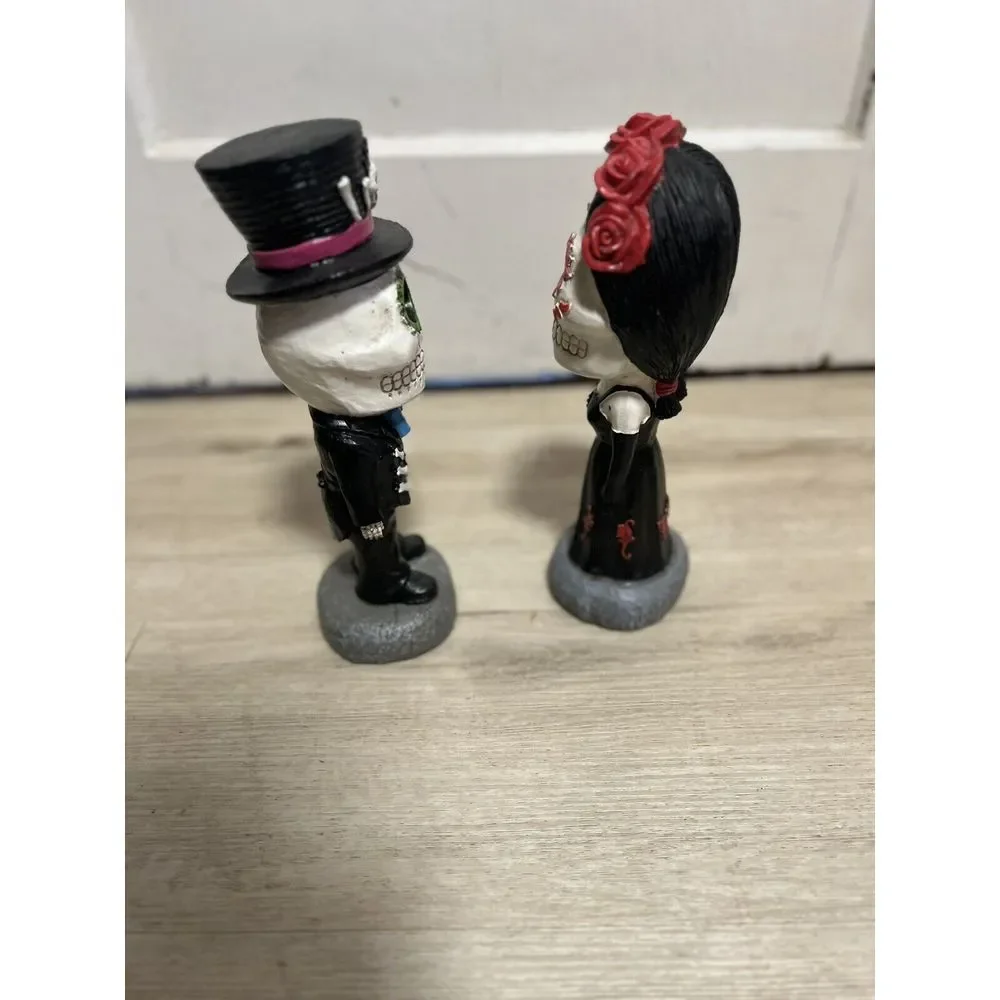 Day Of The Dead Halloween Holiday Figurine‎ Statue Set Skull Skeletons Couple